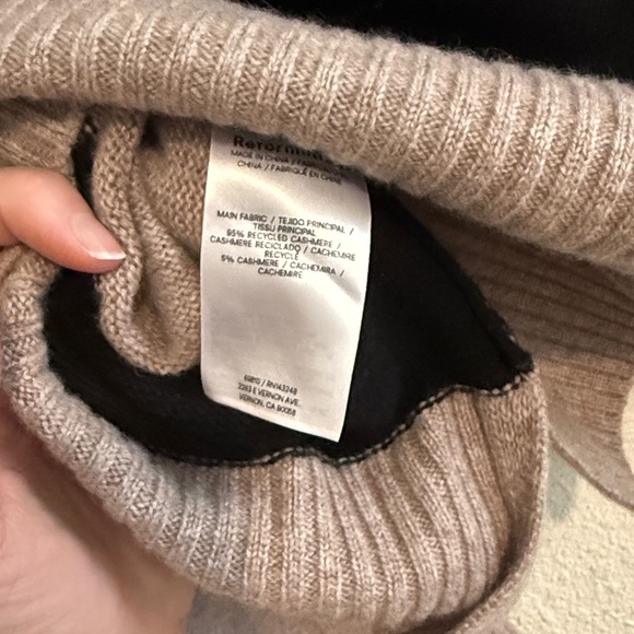 Reformation Sawyer Oversized Cashmere Polo Sweater - Picture 11 of 11